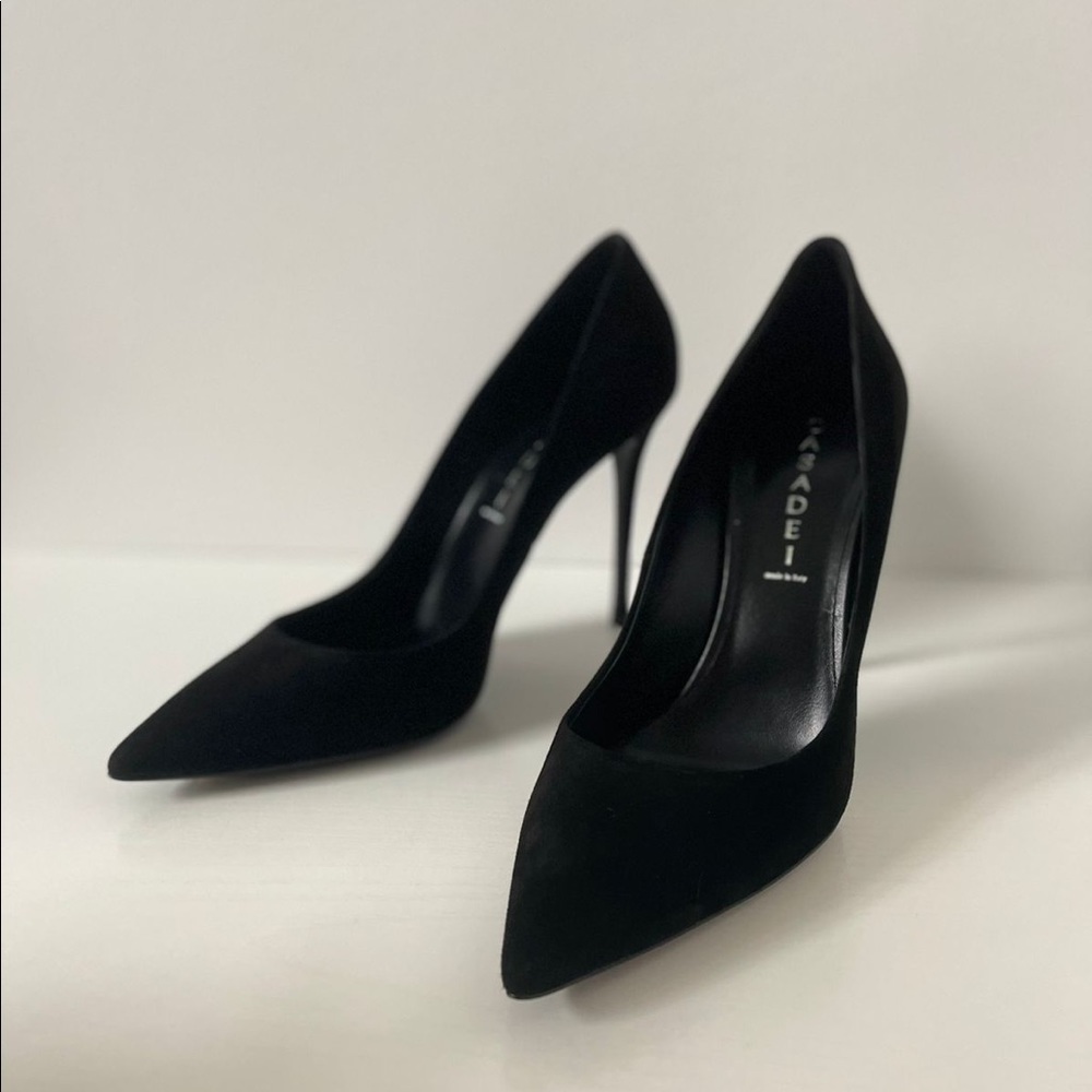 BNIB CASADEI BLACK SUEDE PUMPS